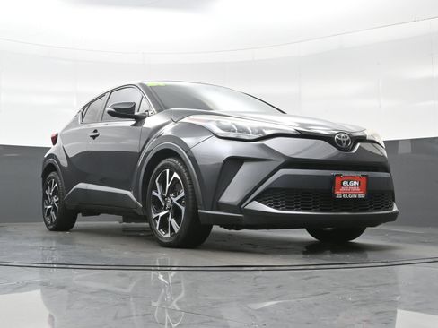 Used 2021 Toyota C-HR XLE FWD image 31