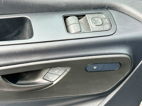 Used 2025 Mercedes-Benz Sprinter 2500 image 16