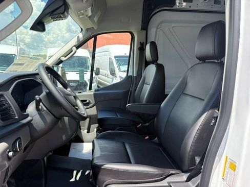 New 2025 Ford Transit 250 148 Medium Roof image 9