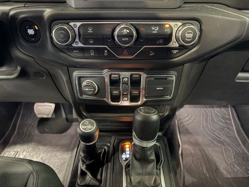 Used 2020 Jeep Wrangler Unlimited Sport AWD/4WD image 15