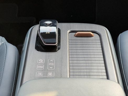 Used 2023 Nissan Ariya image 14