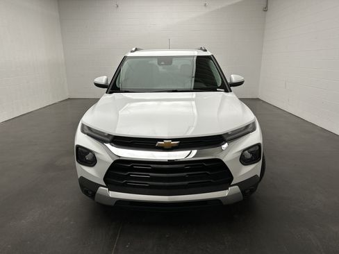 Used 2023 Chevrolet TrailBlazer LT FWD image 3