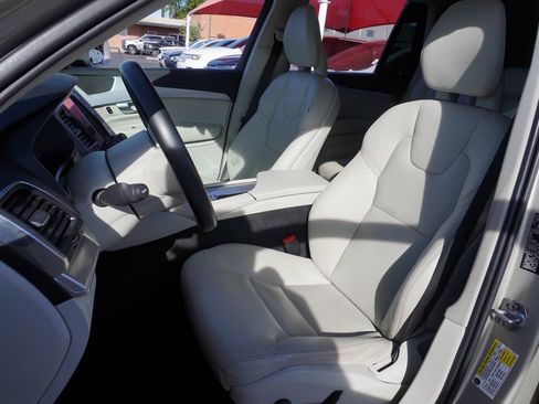 Used 2016 Volvo XC90 T5 Momentum image 14