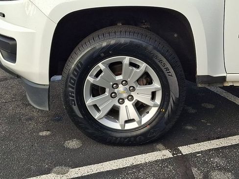 Used 2018 Chevrolet Colorado LT w/ Safety Package RWD image 8