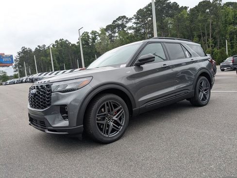 New 2026 Ford Explorer ST-Line RWD image 8