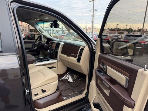 Used 2016 RAM 1500 Laramie w/ Convenience Group AWD/4WD image 7