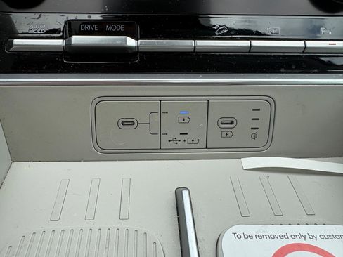 Used 2025 Hyundai Santa Fe SEL image 31