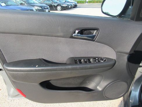 Used 2010 Hyundai Elantra SE w/ Popular Equipment Pkg 2 FWD image 24