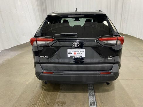Certified 2021 Toyota RAV4 LE w/ Carpet Mat Package (TMS) image 5