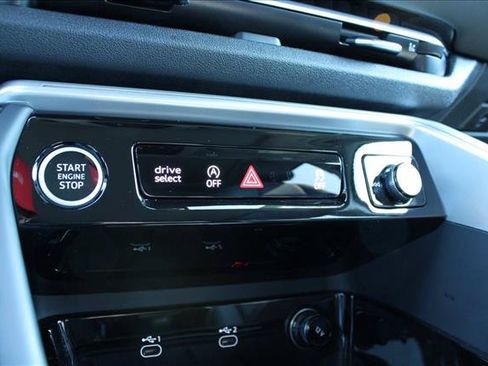 Certified 2025 Audi Q5 Premium w/ Convenience Package AWD/4WD image 20