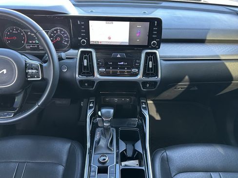Certified 2022 Kia Sorento SX FWD image 16