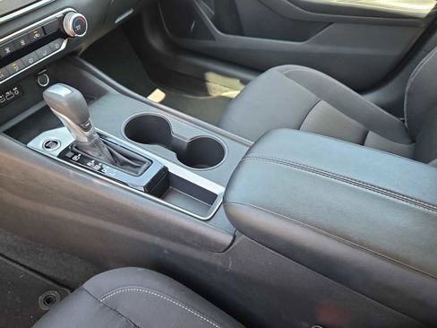 Used 2025 Nissan Altima 2.5 SV FWD image 20