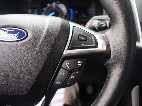 Used 2022 Ford Edge SEL w/ Convenience Package image 5