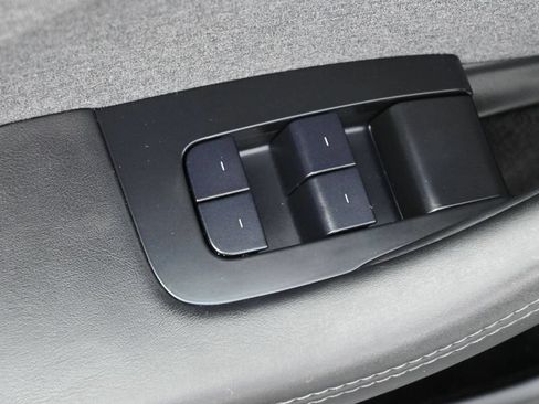 Used 2024 Tesla Model 3 Standard Range RWD image 4