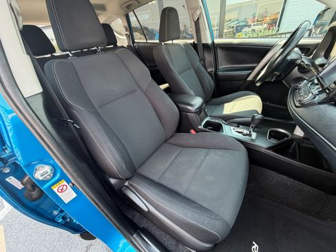 Used 2016 Toyota RAV4 XLE AWD/4WD image 12