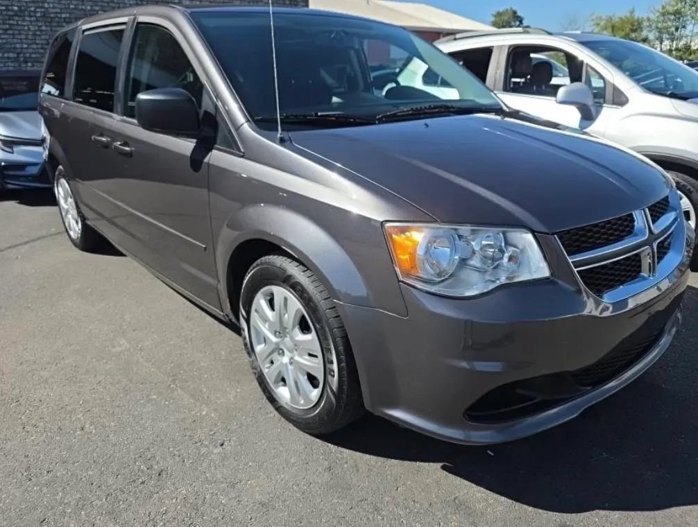 Used 2017 Dodge Grand Caravan SE w/ Power Window Group FWD image 1