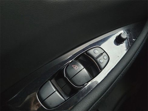 Used 2025 Nissan Leaf SV Plus image 31