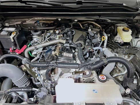 Certified 2025 Toyota Tacoma TRD Off-Road image 26