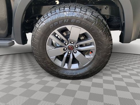 Certified 2025 Nissan Frontier SV w/ SV Convenience Package AWD/4WD image 10