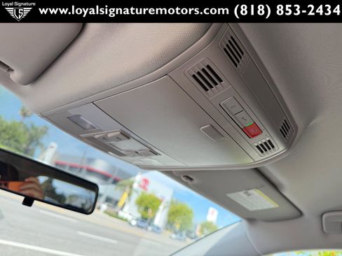 Used 2022 Volkswagen Taos SE image 33