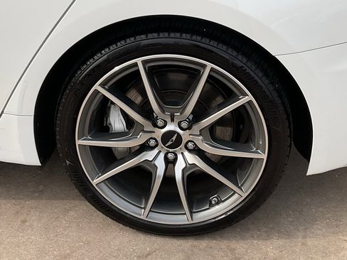 Used 2025 Genesis G70 2.5T image 8