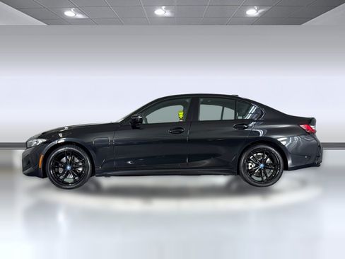 Used 2024 BMW 330e w/ M Sport Package RWD image 2
