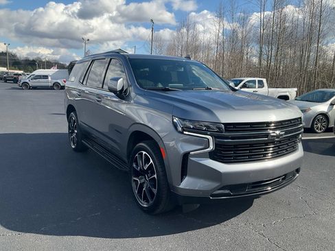 Used 2021 Chevrolet Tahoe RST w/ Luxury Package RWD image 3