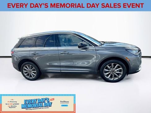 Used 2022 Lincoln Corsair AWD w/ Premium Package image 8
