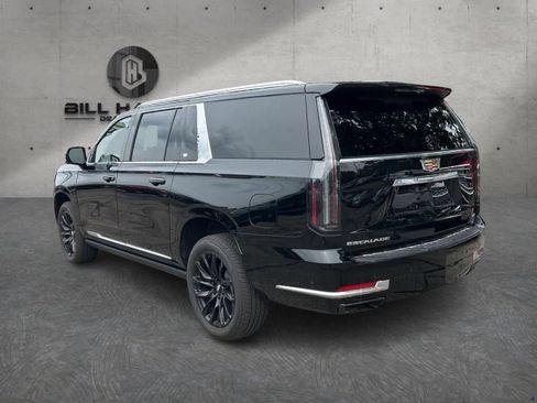 Used 2026 Cadillac Escalade ESV Luxury w/ LPO, Floor Liner Package AWD/4WD image 6