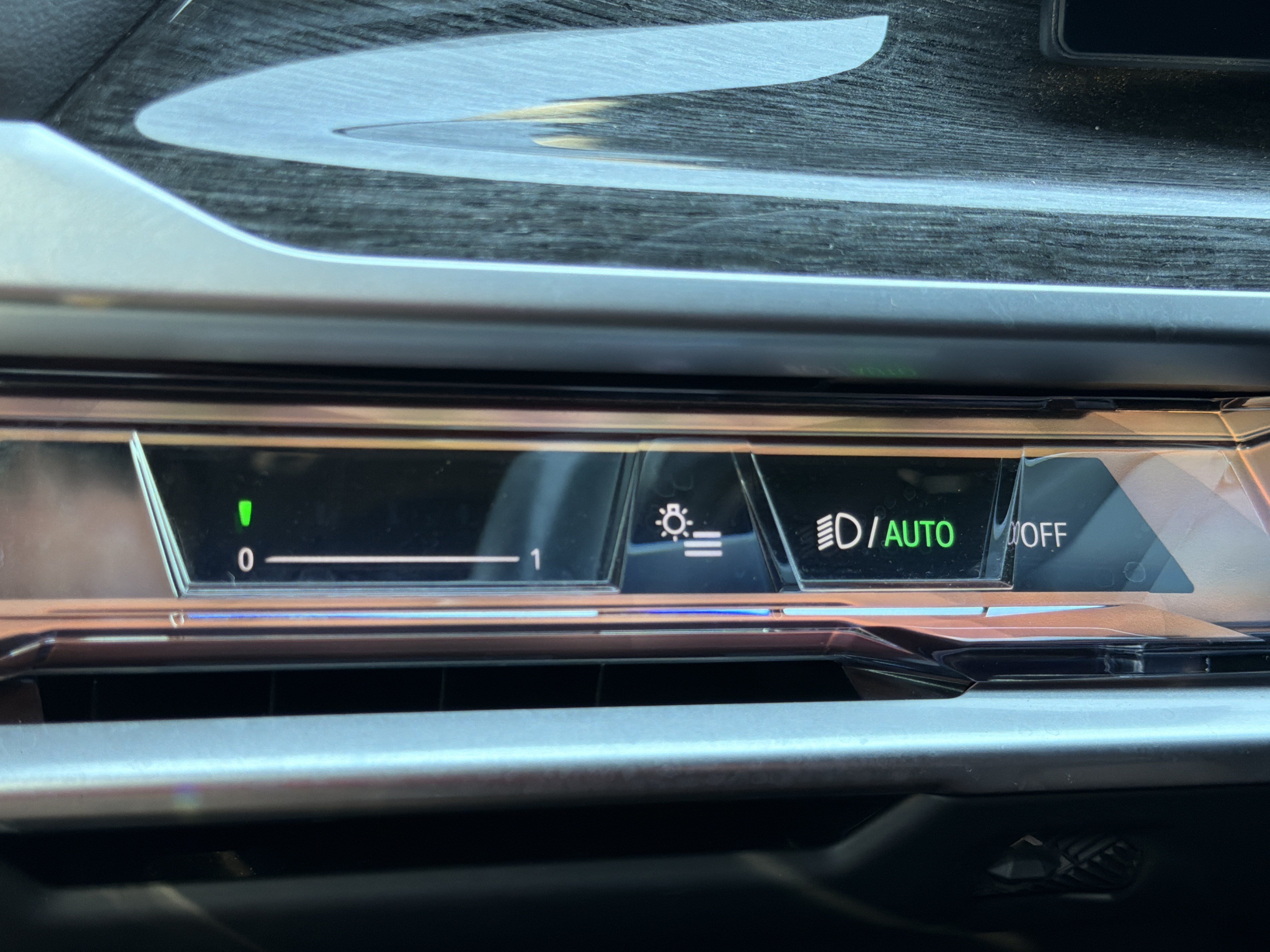 Certified 2024 BMW i7 xDrive60 AWD/4WD image 12