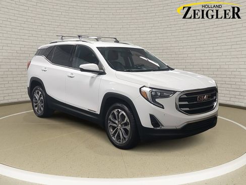 Used 2020 GMC Terrain SLT w/ Preferred Package image 3
