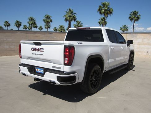 Used 2025 GMC Sierra 1500 Elevation image 5