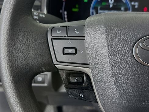 Used 2025 Toyota Camry LE image 16