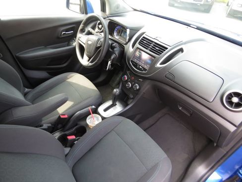 Used 2016 Chevrolet Trax LS AWD/4WD image 14