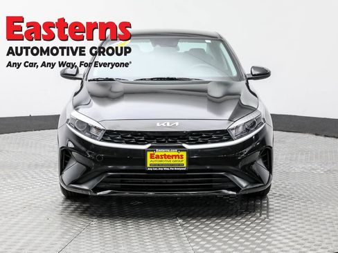 Used 2023 Kia Forte LXS image 2