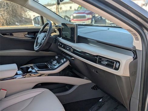 Certified 2023 Lincoln Nautilus AWD w/ Premium Package image 39