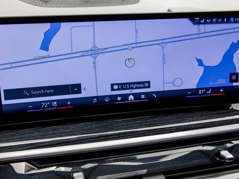 Used 2024 BMW X7 xDrive40i w/ M Sport Package image 51