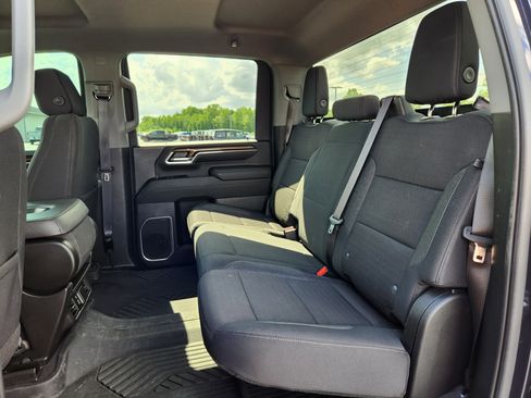 Used 2024 Chevrolet Silverado 2500 LT AWD/4WD image 12