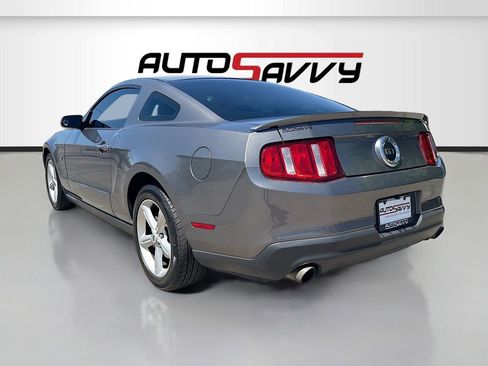 Used 2010 Ford Mustang GT RWD image 5