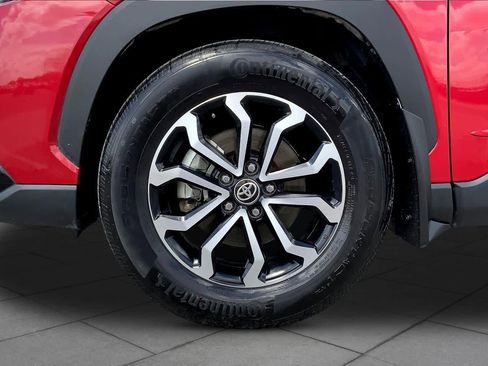 Used 2024 Toyota Corolla Cross SE image 11