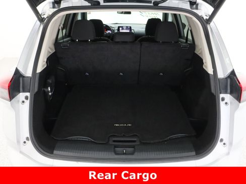 Used 2024 Nissan Rogue SV image 32