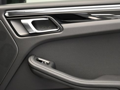 Certified 2026 Porsche Macan Turbo AWD/4WD image 54