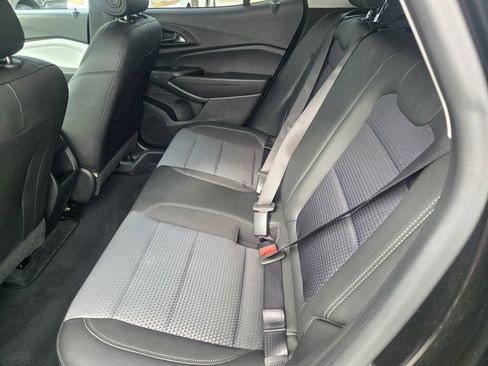 Used 2025 Chevrolet Trax LT FWD image 22