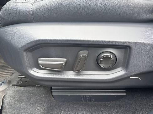Used 2023 Toyota Tundra Limited AWD/4WD image 18