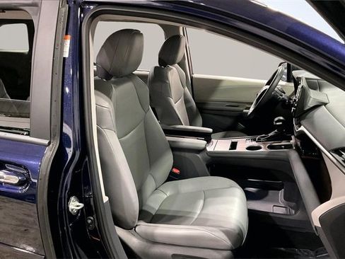 Used 2024 Toyota Sienna XLE w/ XLE Plus Package image 7