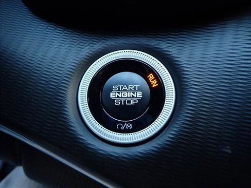 New 2025 Jeep Grand Cherokee L Altitude image 24