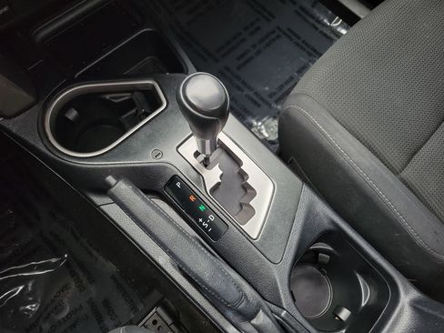 Used 2017 Toyota RAV4 XLE w/ Carpet Mat Package image 33