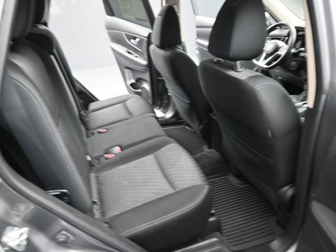 Used 2019 Nissan Rogue SV w/ Premium Package AWD/4WD image 19