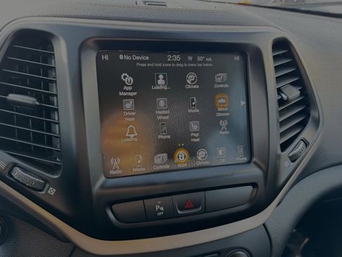 Used 2018 Jeep Cherokee Limited image 3