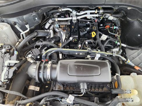 Used 2021 Ford Explorer XLT RWD image 30